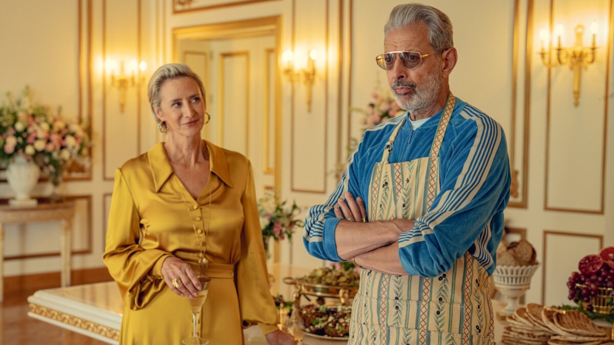 Janet McTeer as Hera and Jeff Goldblum as Zeus in "Kaos."