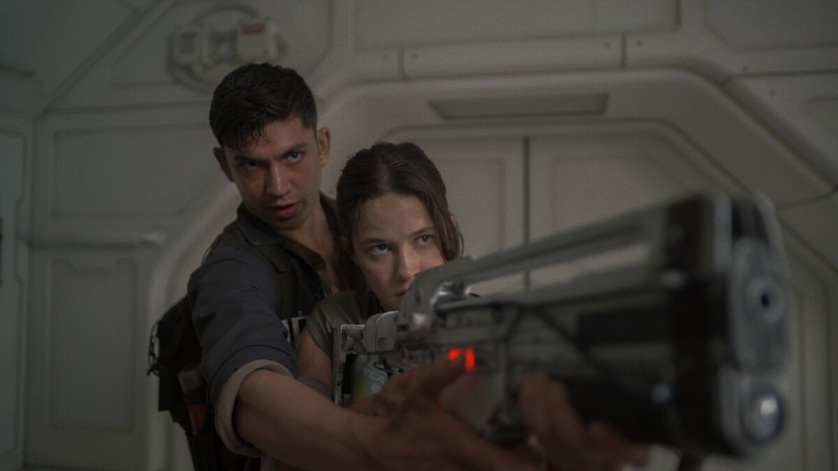 Archie Renaux as Tyler and Cailee Spaeny as Rain Carradine in 20th Century Studios' ALIEN: ROMULUS.