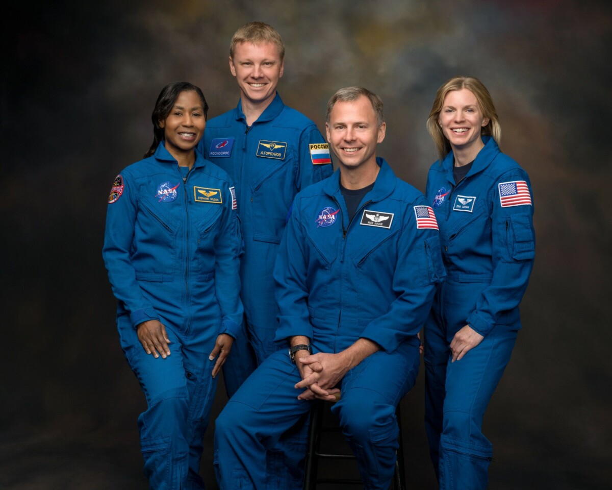 The original SpaceX Crew-9 posing for expedition portrait