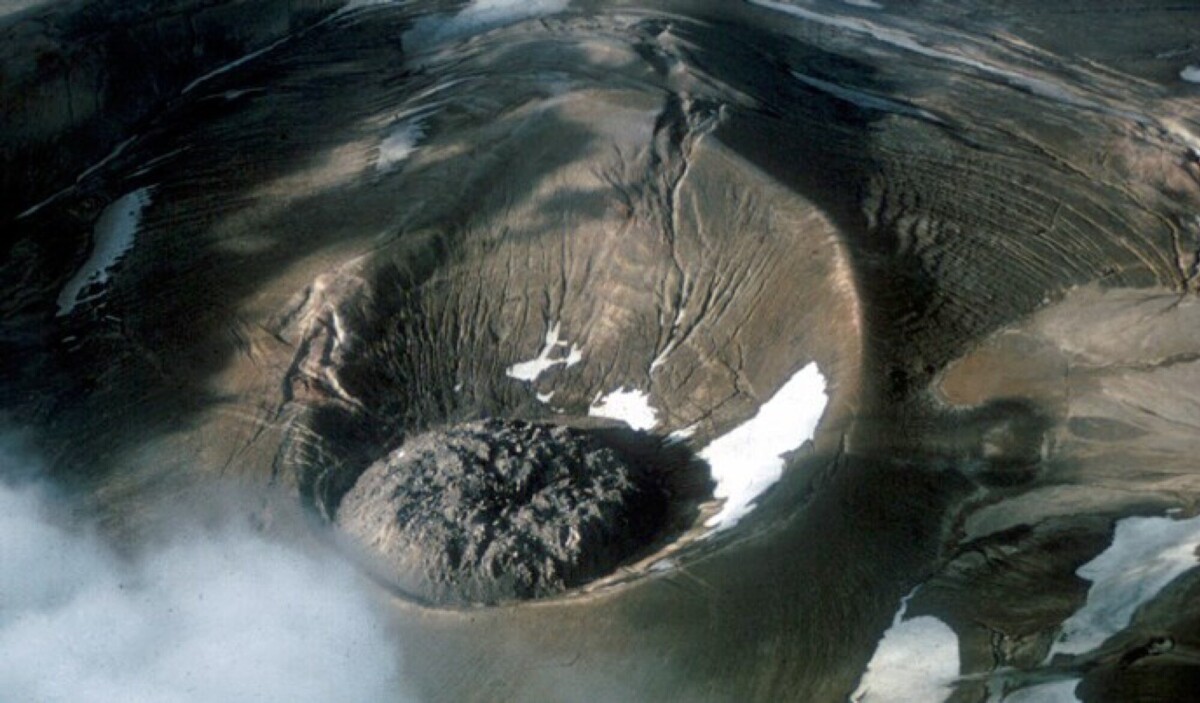 Novarupta doesn't look like a classic mountainous volcano. Since 1912, it has existed as a cooled dome of lava 1,235 feet (380 meters) wide and 211 feet (65 meters) high.