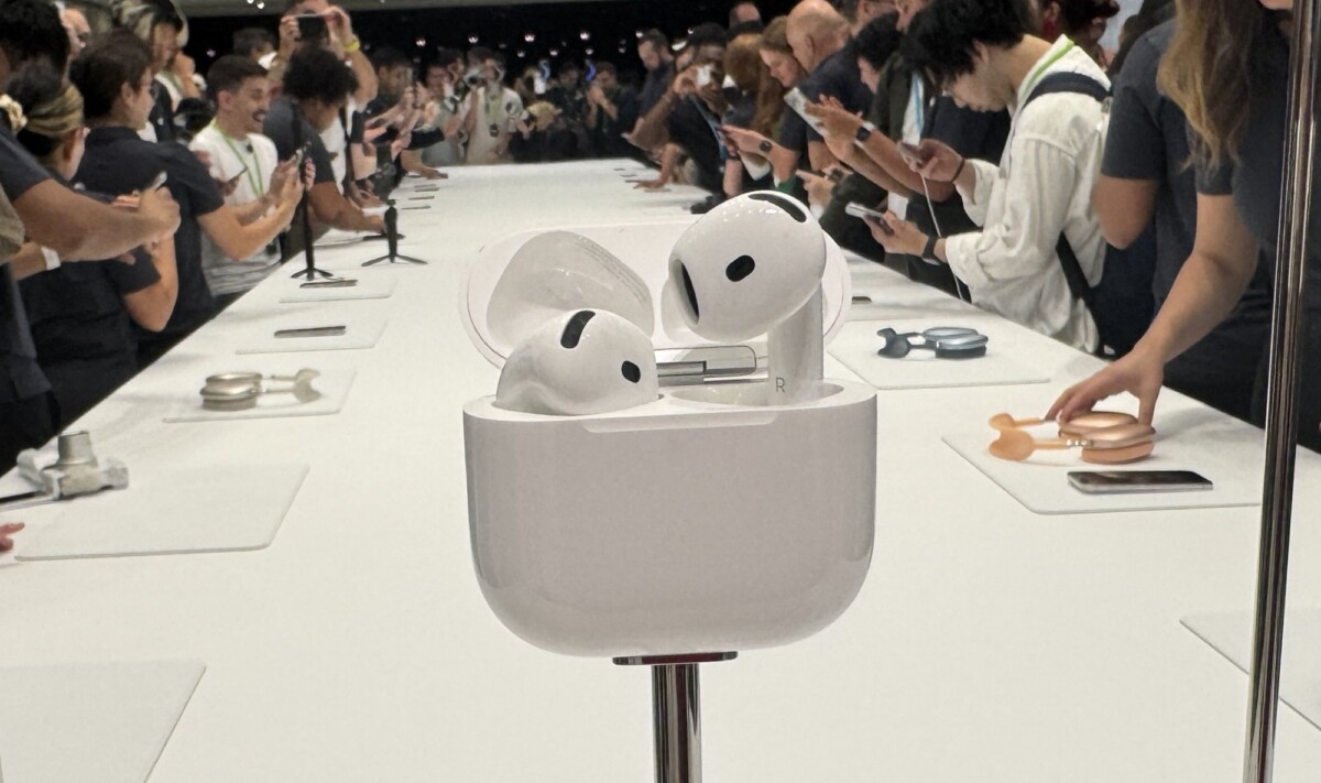 AirPods 4