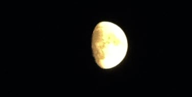 iPhone 16 Pro Max moon shot fail