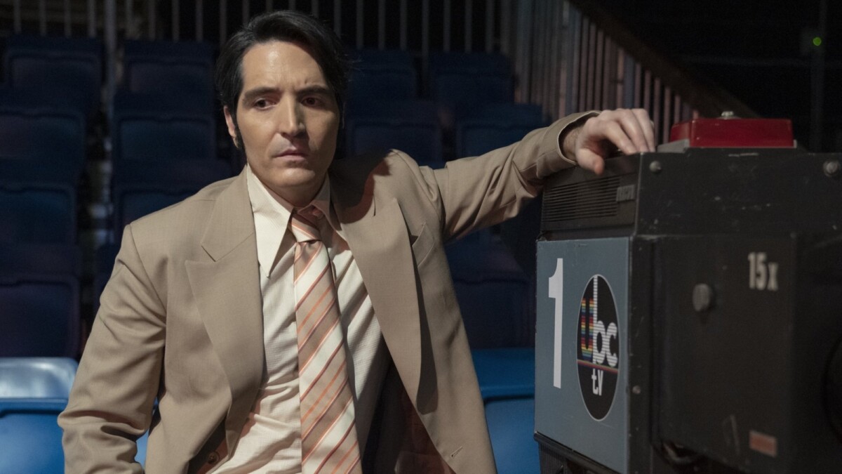 David Dastmalchian in Colin Cairnes and Cameron Cairnes' "Late Night with the Devil."